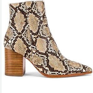 Raye Merit Bootie in Natural Snake Print sz 7